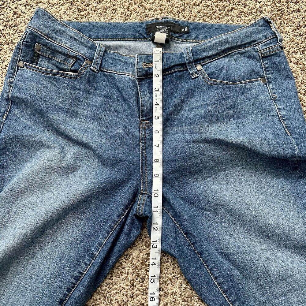 Torrid Jeans Womens 14 Medium Wash Straight Leg Denim Mid Rise - Picture 8 of 8